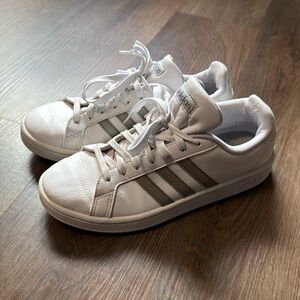 Women’s size 8 white and silver Adidas